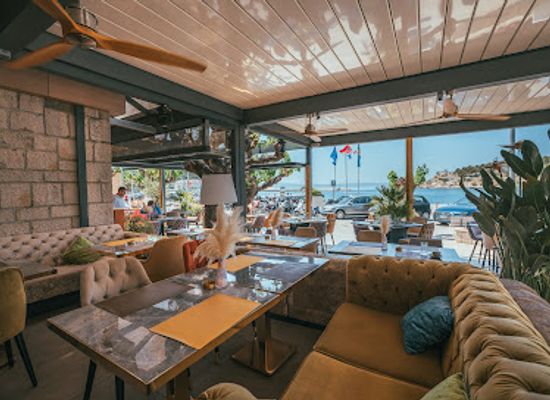 croatia/makarska-riviera/restaurant/basta-gourmet-bar-makarska