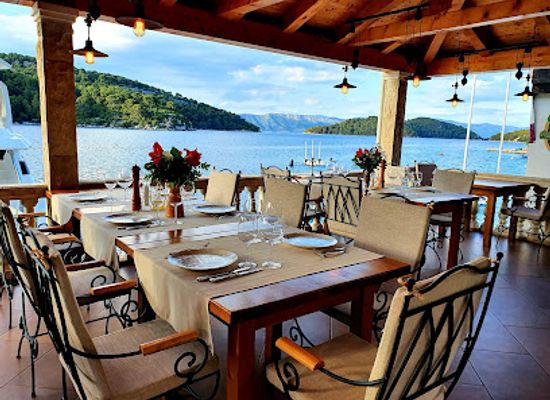 croatia/mljet-island/restaurant/bourbon-restoran-catering-yacht-club-island-mljet-privat-accommodation
