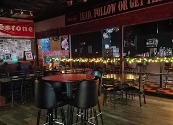 ohio/akron/restaurant/main-street-saloon