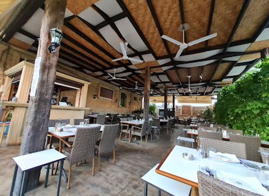 cyprus/nicosia/restaurant/pyxida-fish-tavern
