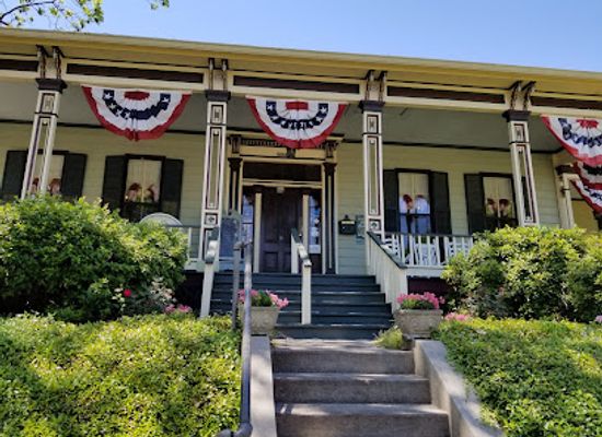 mississippi/vicksburg/restaurant/walnut-hills