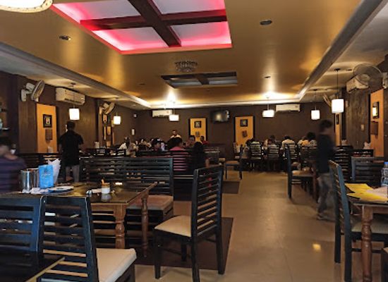 india/trivandrum/restaurant/vayalil-restaurant-the-finedine-eanchakkal