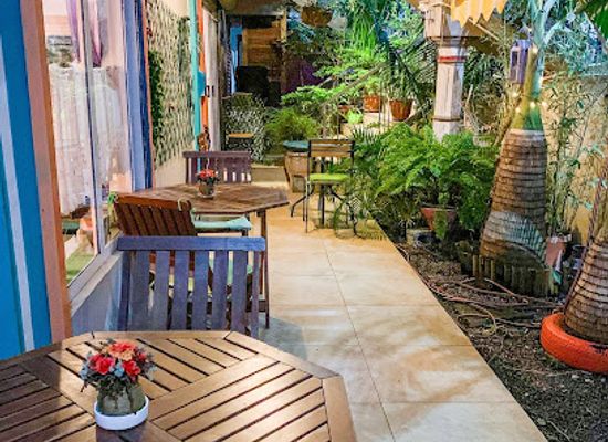 mauritius/grand-gaube/restaurant/at-linda-s-place-restaurant-and-rum-bar