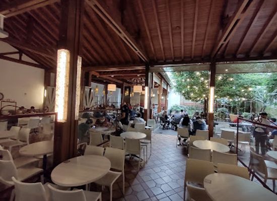 colombia/risaralda-department/restaurant/pasteleria-lucerna-pereira