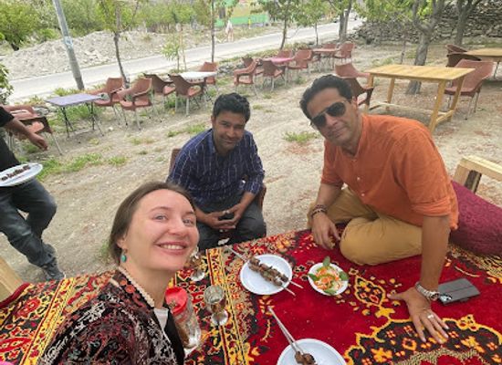 pakistan/northern-areas/restaurant/little-pleasure-restaurant
