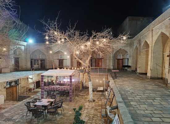 uzbekistan/bukhara-region/restaurant/le-bonnet
