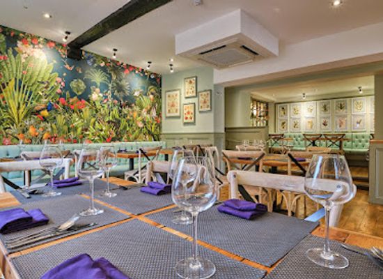 united-kingdom/stratford-upon-avon/restaurant/giggling-squid-stratford-upon-avon