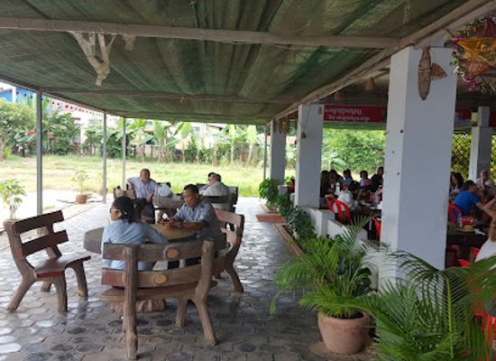 cambodia/kampong-thom/restaurant/the-banyan-tree-restaurant