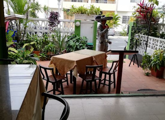 ecuador/salinas/restaurant/restaurante-mar-azul