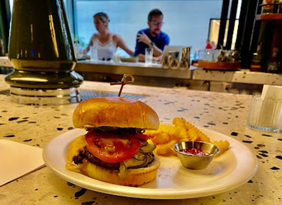 florida/miami/restaurant/the-henry