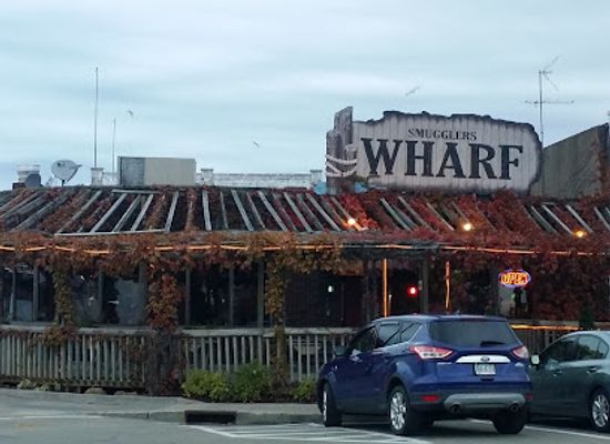 pennsylvania/erie/restaurant/smugglers-wharf