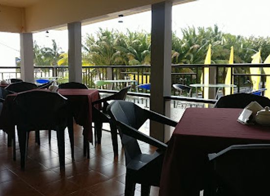 maldives/gnaviyani-atoll/restaurant/highway-rest