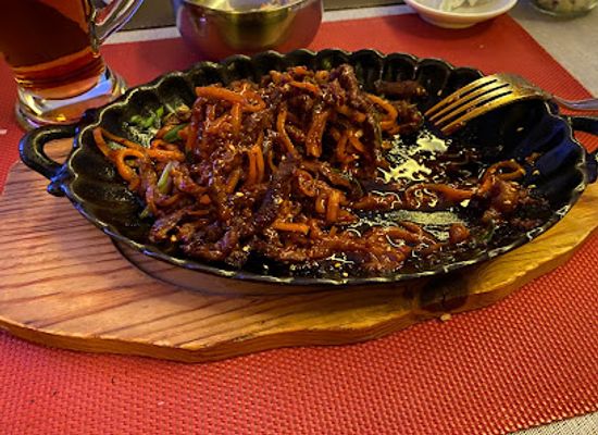 mongolia/mongolian-manchurian-grassland/restaurant/gusto