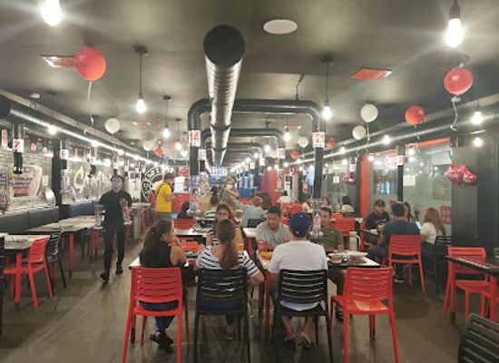 philippines/legazpi/restaurant/romantic-baboy