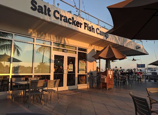 florida/clearwater/restaurant/salt-cracker-fish-camp