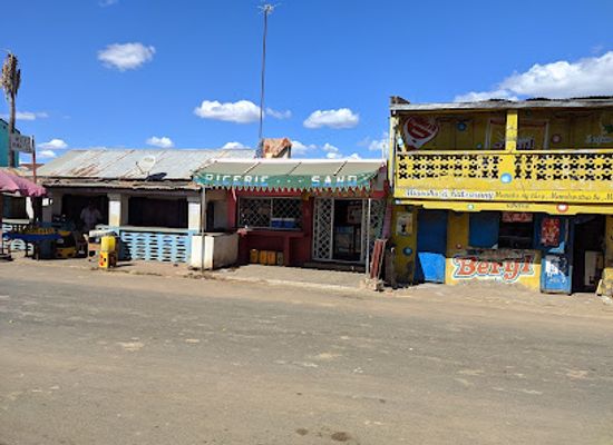 madagascar/fianarantsoa/restaurant/hotel-mahitsy-restaurant-local