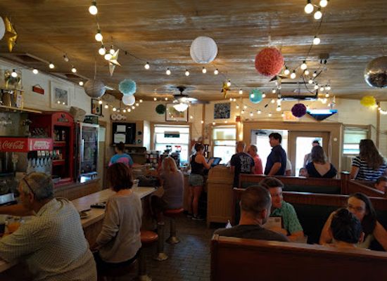 rhode-island/narragansett/restaurant/crazy-burger-cafe-and-juice-bar