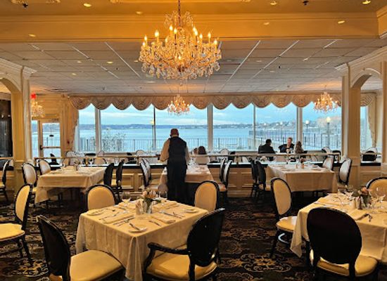 new-jersey/red-bank/restaurant/the-dining-room-at-the-molly-pitcher-inn