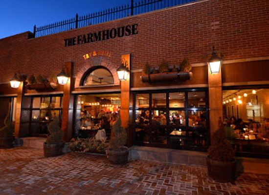 vermont/camel-s-hump-state-park/restaurant/farmhouse-tap-grill-vermont