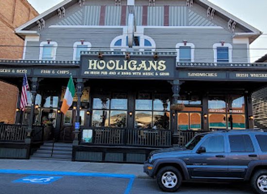 ohio/put-in-bay/restaurant/hooligans-irish-pub
