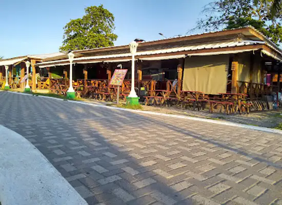 honduras/pico-bonito-national-park/restaurant/cric-cric-burger
