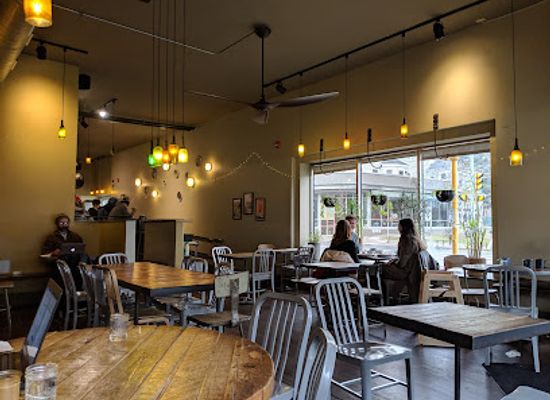 massachusetts/pioneer-valley/restaurant/the-roost
