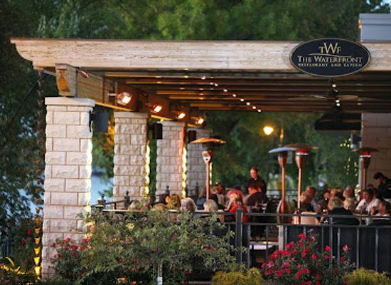 wisconsin/la-crosse/restaurant/the-waterfront-restaurant-and-tavern