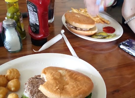 arkansas/timberlands/restaurant/williams-tavern