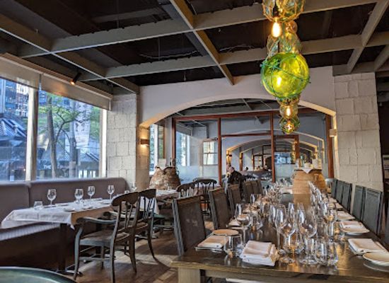 canada/toronto/restaurant/volos-greek-cuisine