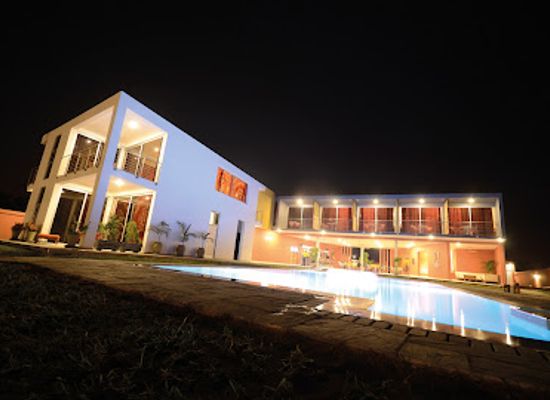 the-gambia/lamin/restaurant/leo-s-beach-hotel-restaurant