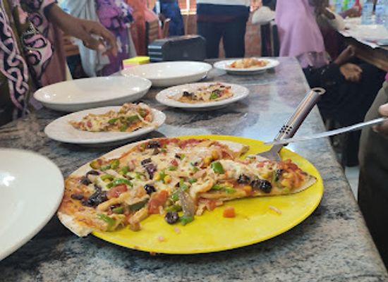 nigeria/kano/restaurant/pizza-and-burger-hott