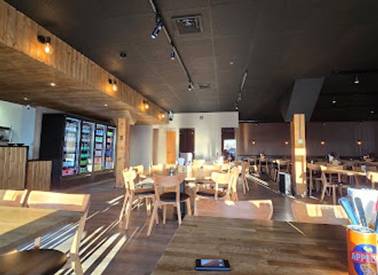 iceland/keflavik/restaurant/public-deli