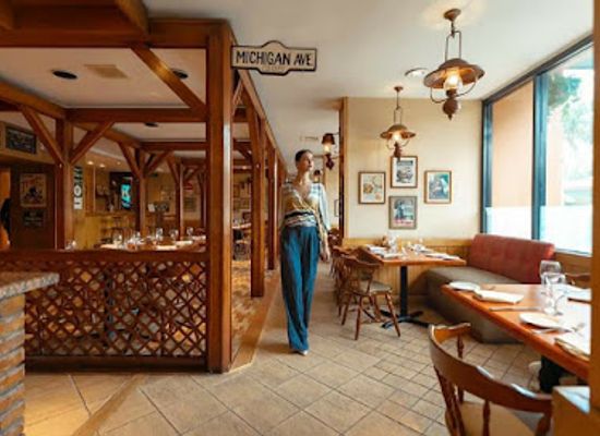 egypt/cairo/giza/restaurant/roy-s-smokehouse