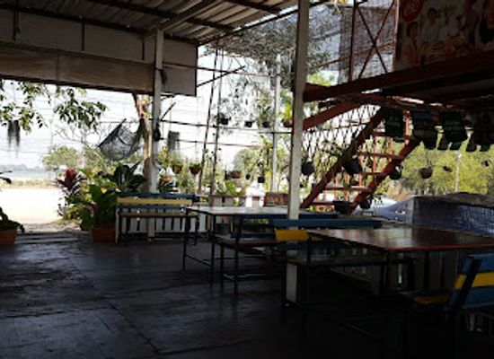 thailand/eastern-thailand/restaurant/baan-a-lom-dee-shop