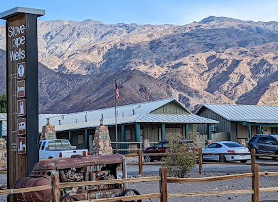 california/death-valley-national-park/restaurant/stovepipe-wells-village-saloon