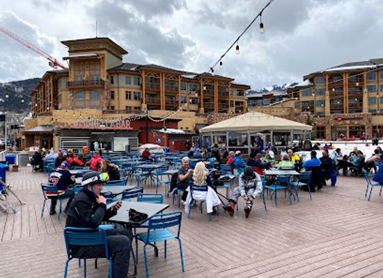 utah/park-city/canyons-village/restaurant/umbrella-bar