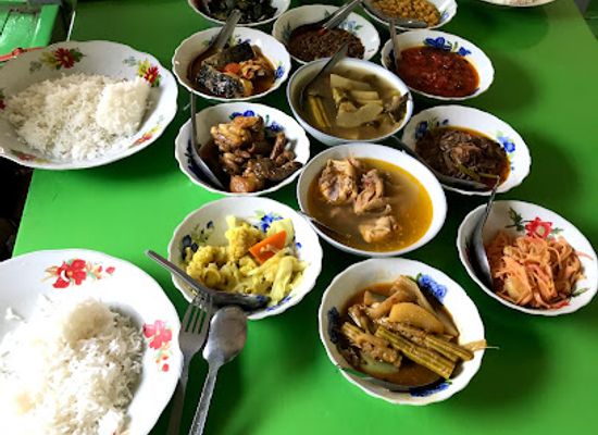 myanmar-burma/sagaing-region/restaurant/u-bokay-daw-tin-aye-myanmar-food-buffet