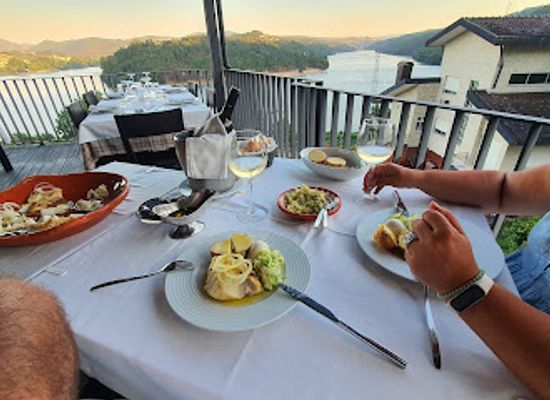 portugal/douro/restaurant/figurino-do-douro