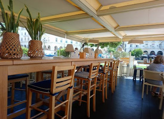 greece/thessaloniki/aristotelous-square/restaurant/mono-unique-fresh-aristotelous