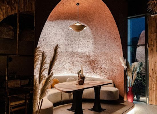 kosovo/llap/restaurant/alula-house