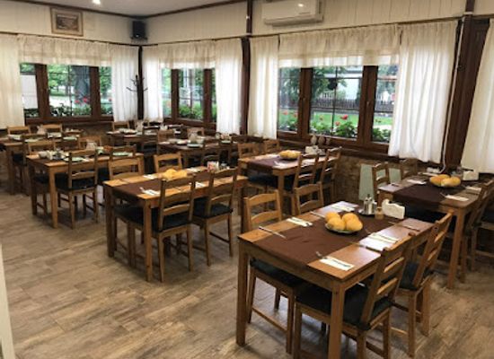 hungary/eger/restaurant/marienka-etterem