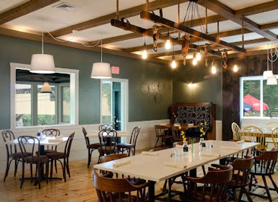 new-hampshire/lakes-region/restaurant/covered-bridge-farm-table