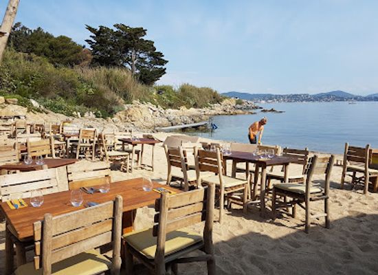 france/cote-d-azur/restaurant/restaurant-les-graniers