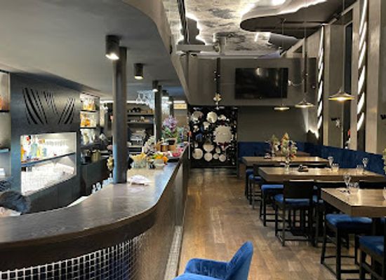 czechia/brno/restaurant/moon-restaurant-cocktail-sushi-bar