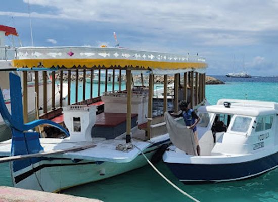 maldives/maafushi-island/restaurant/hiyala-mariyaad-cafe