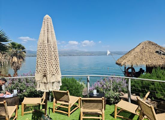 israel/galilee/restaurant/bora-bora