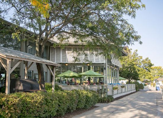 wisconsin/western-uplands/restaurant/waterfront-restaurant-at-the-abbey-resort
