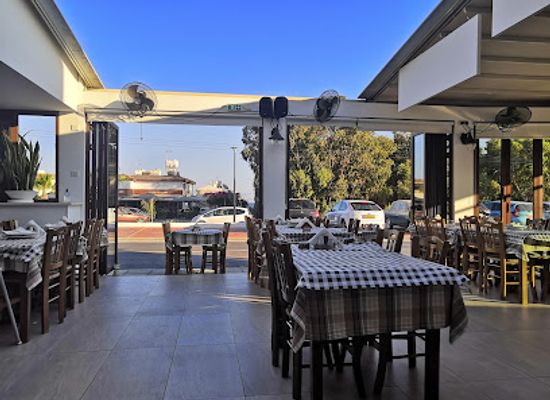 cyprus/larnaca-district/restaurant/vlachos-tavern