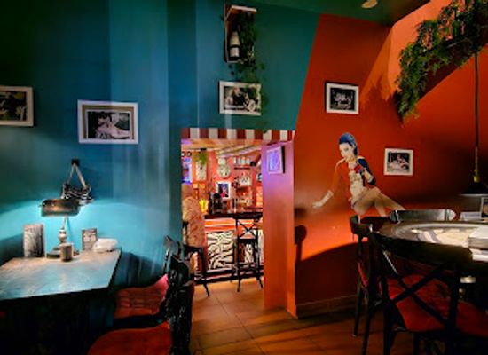 vietnam/ha-long-bay/restaurant/the-icon-burger-zebra-bar