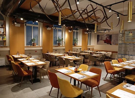 hungary/csallokoz/restaurant/ape-regina-italian-restaurant